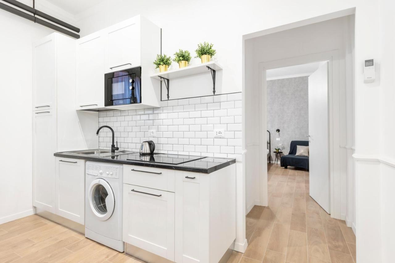 White Flat Ground Floor Apartment Roma Ngoại thất bức ảnh