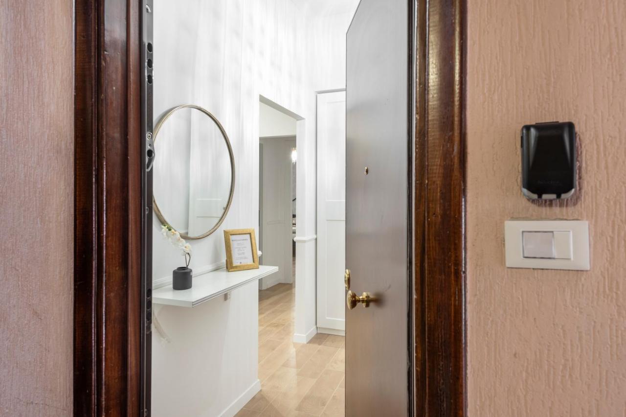 White Flat Ground Floor Apartment Roma Ngoại thất bức ảnh