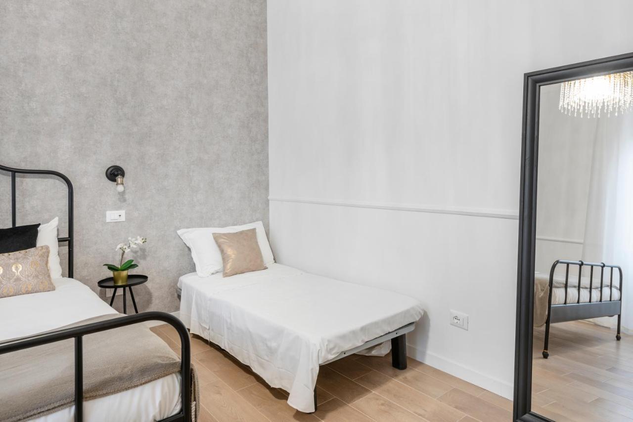 White Flat Ground Floor Apartment Roma Ngoại thất bức ảnh